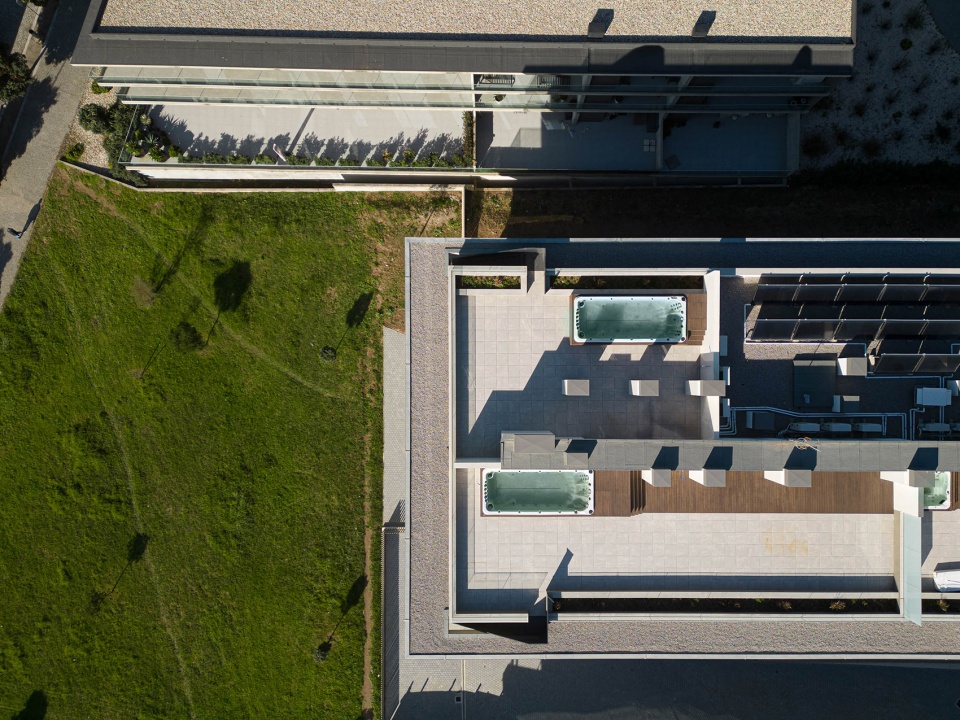 seashore building by atelier darquitectura lopes da costa