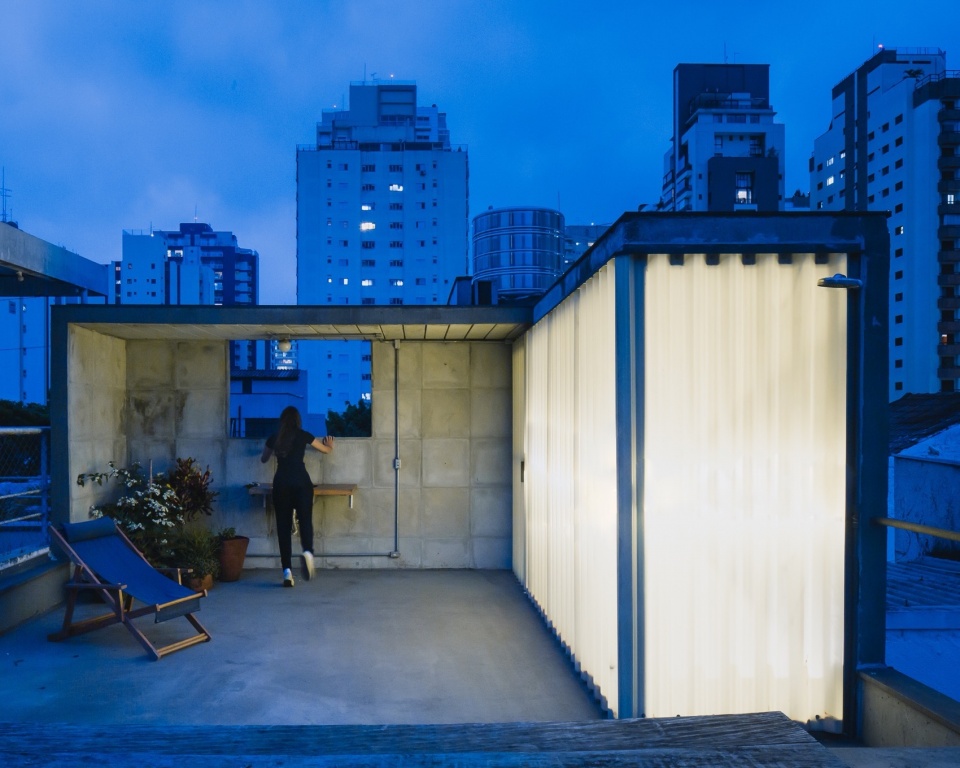 House In Pinheiros by 23 SUL