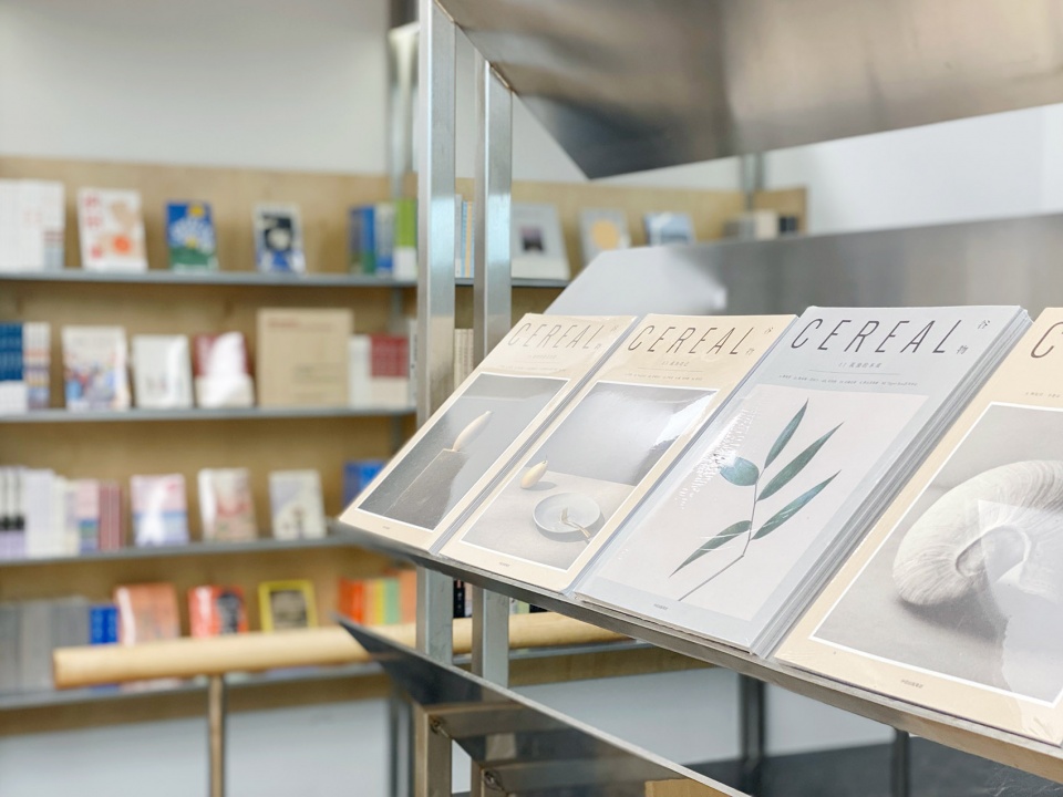t book station by atelier yoo
