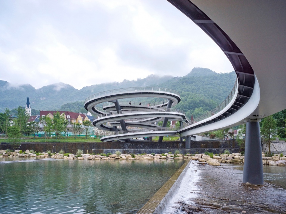 G Clef Bridge by ZZHK Architects