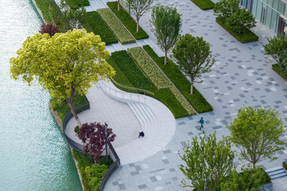 the mixc wuxi binhu landscape design by pland