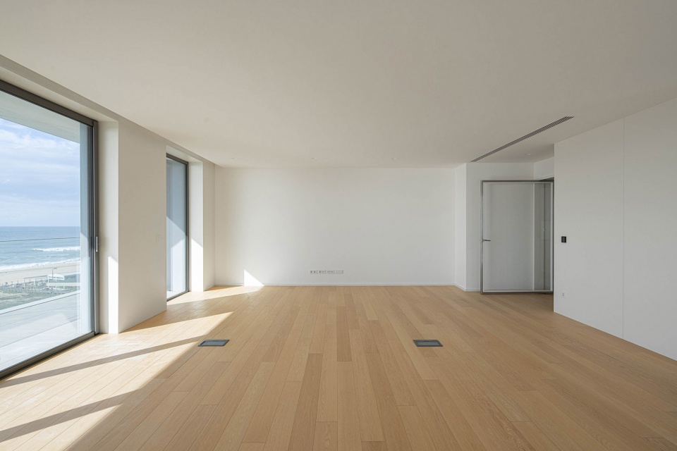 seashore building by atelier darquitectura lopes da costa
