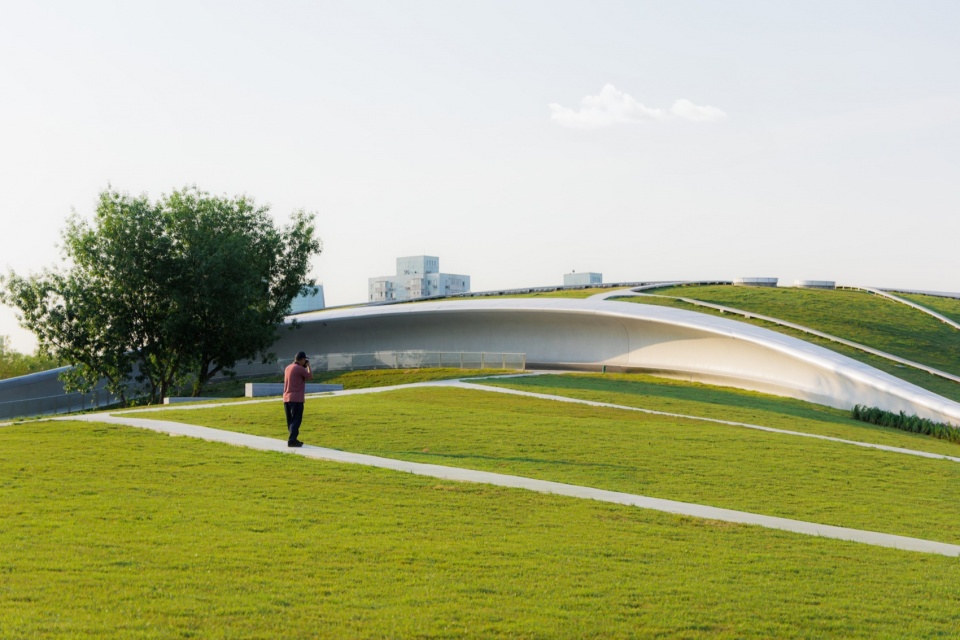 zhongguancun international innovation center landscape design by s p i design