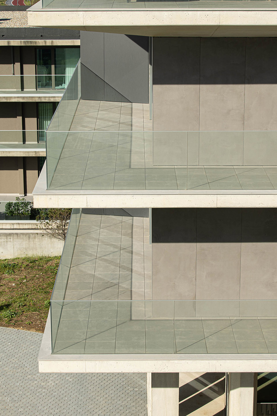 seashore building by atelier darquitectura lopes da costa