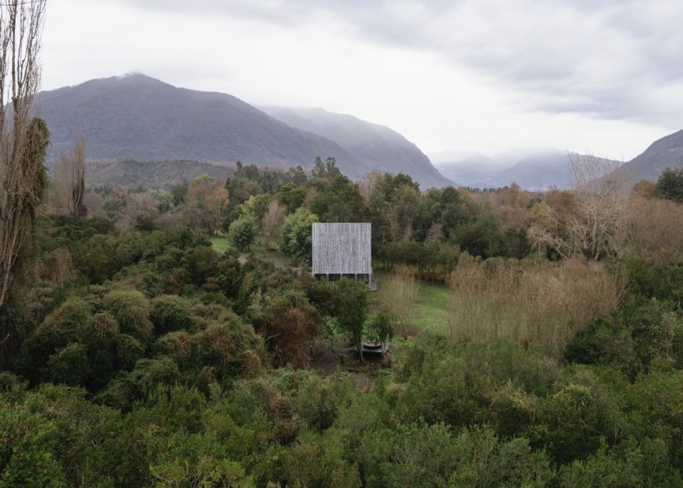 HUMO HOUSE Ivan Bravo architects