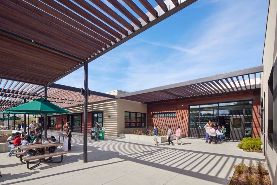 Oakland Unified School District by CAW Architects zna