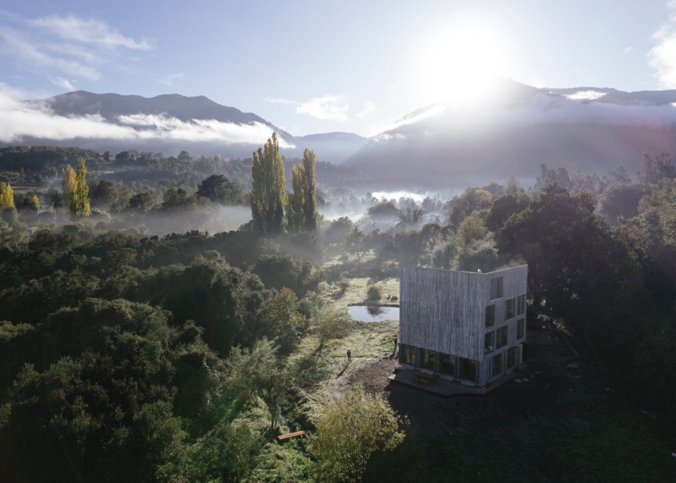 HUMO HOUSE Ivan Bravo architects