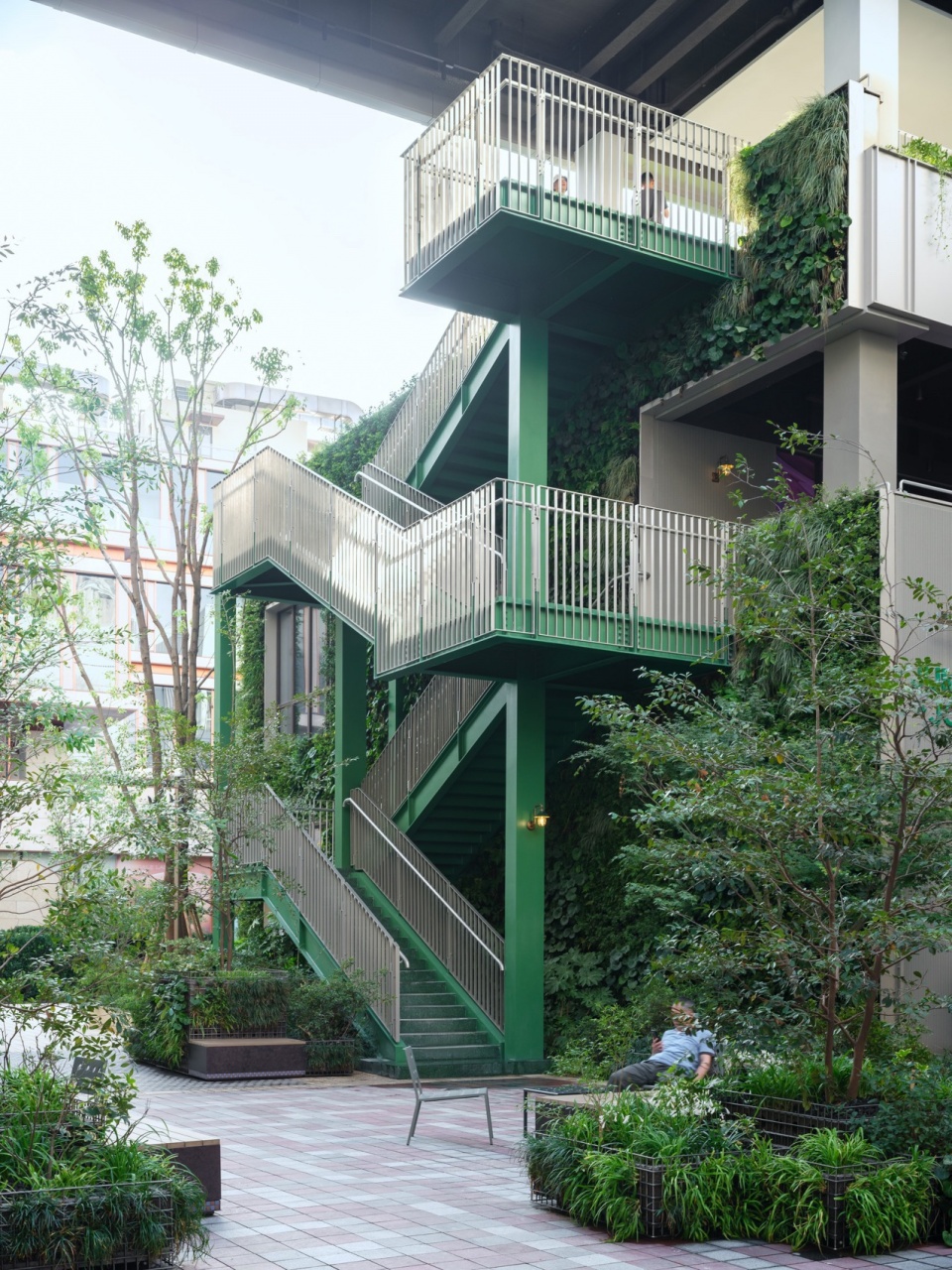 Columbia Circle Phase II Architectural Refinement Gray Space Interior and Guide System by XU Studio