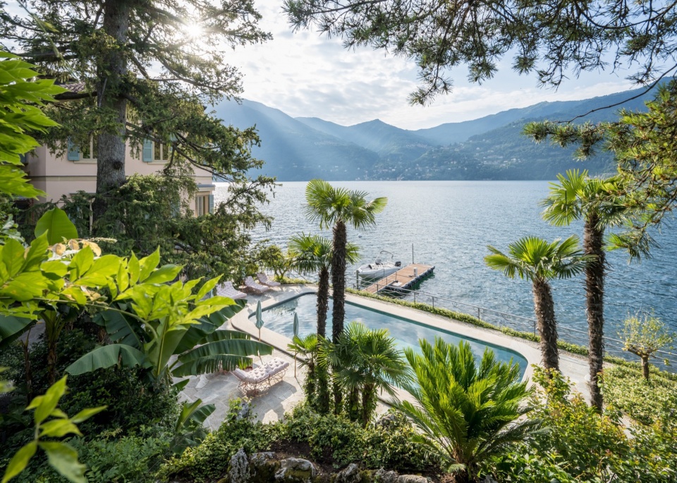 House on Lake Como by J MAYER H
