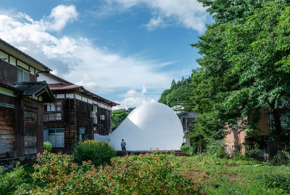 mad ephemeral bubble