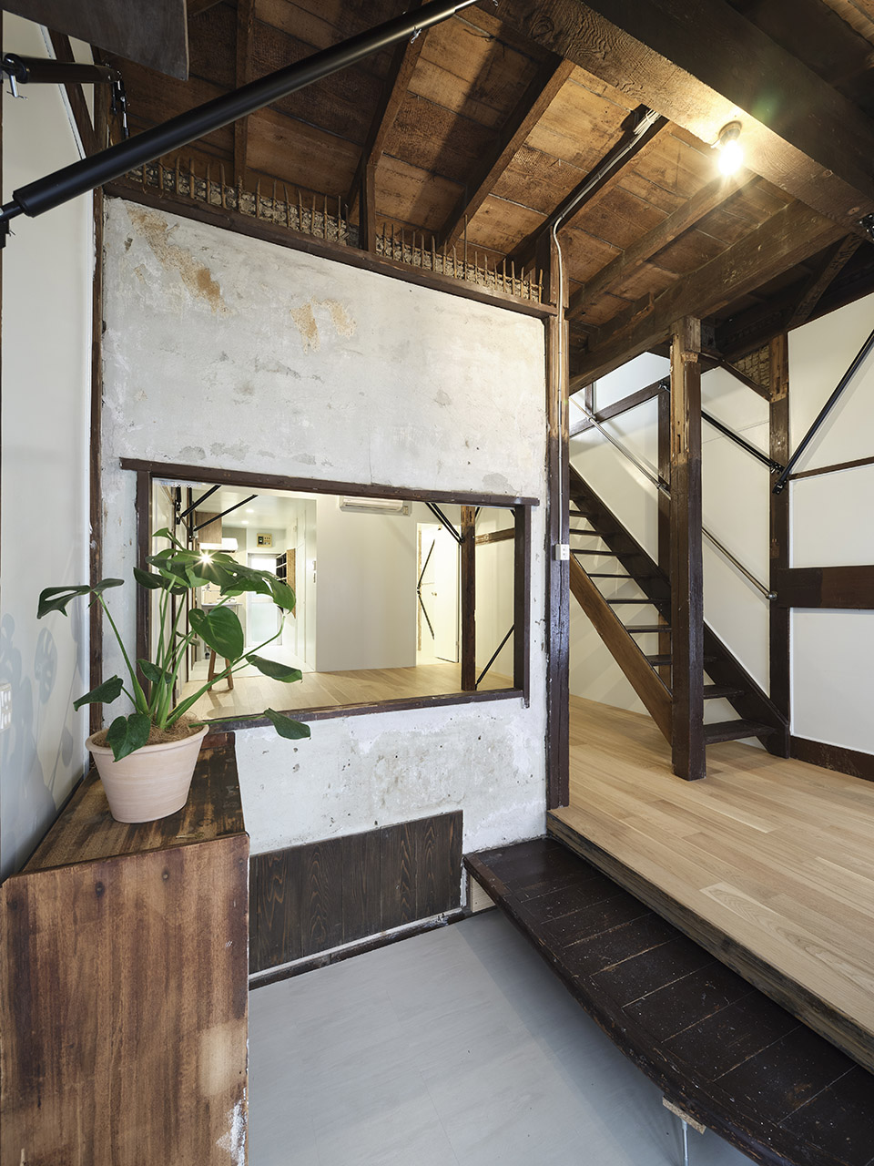 mukojima row house by roovice cabbage truck