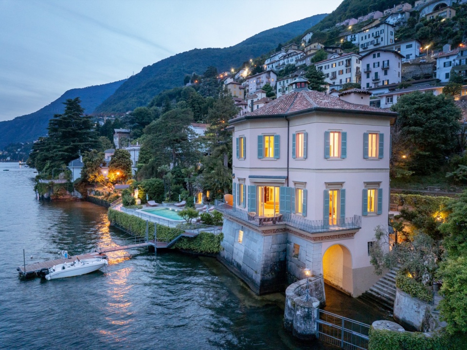 House on Lake Como by J MAYER H