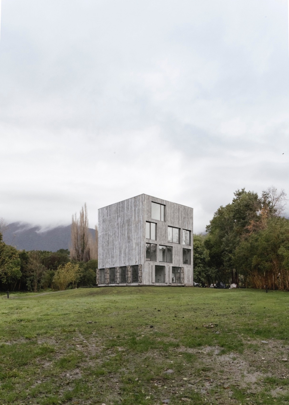 HUMO HOUSE Ivan Bravo architects