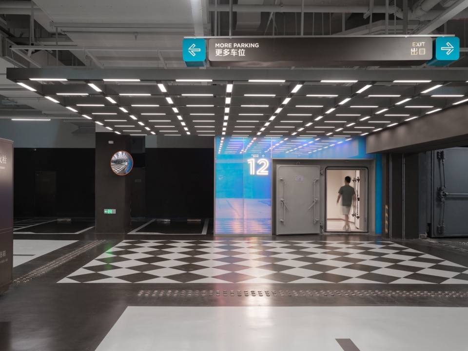 Columbia Circle Phase II Architectural Refinement Gray Space Interior and Guide System by XU Studio