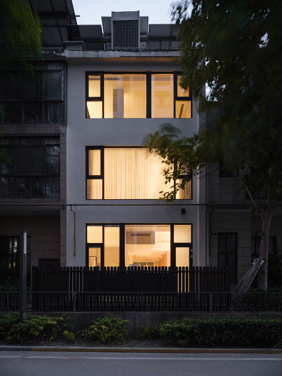pi house by tsutsumi associates