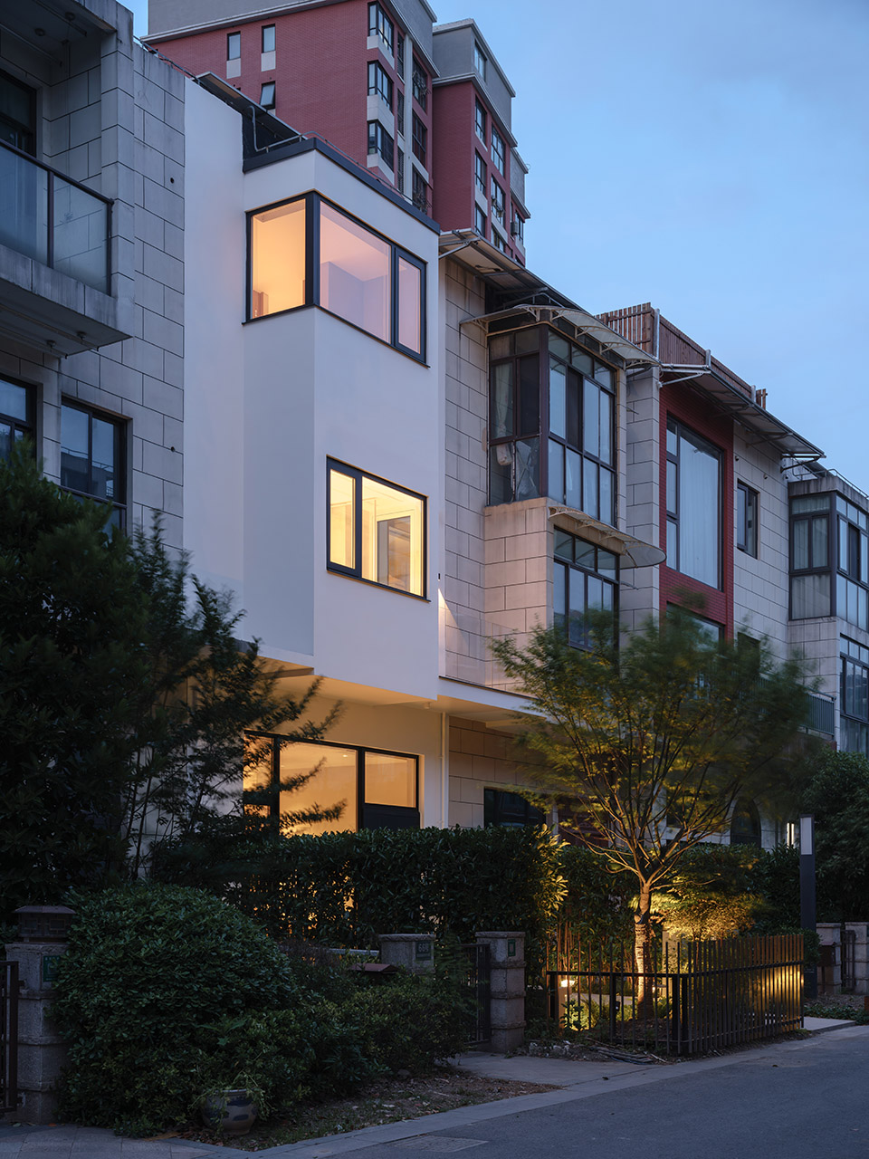 pi house by tsutsumi associates