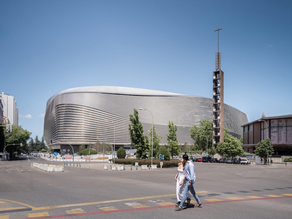 the conversion of the santiago bernabeu stadium by gmp