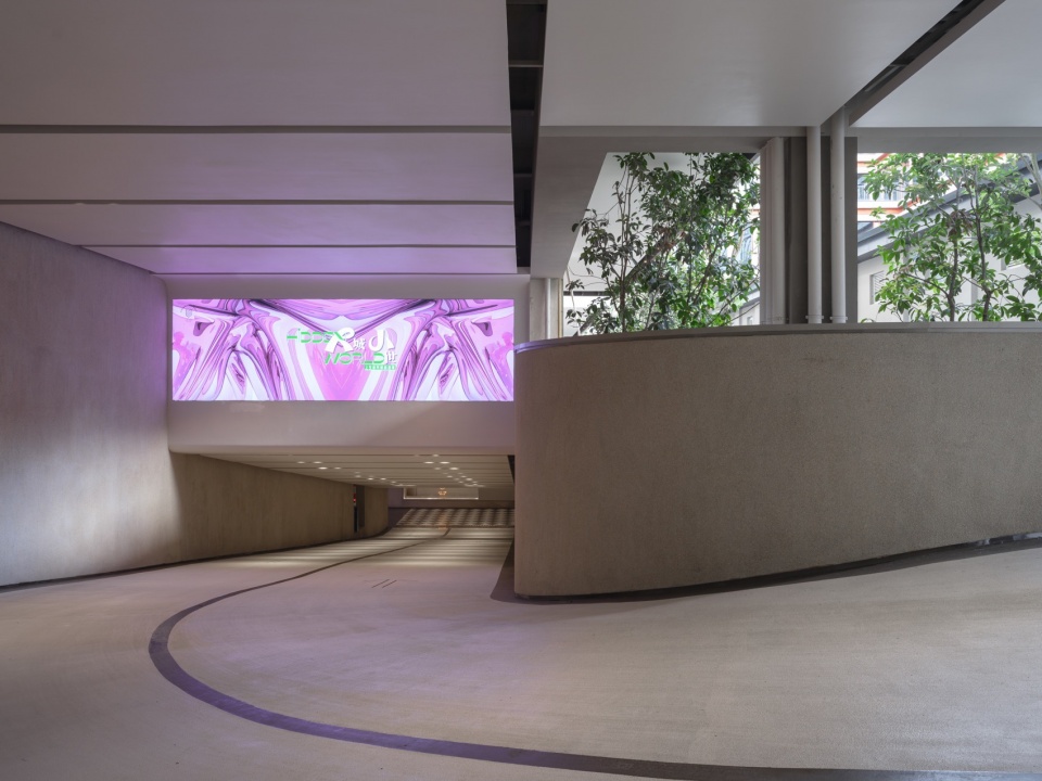 Columbia Circle Phase II Architectural Refinement Gray Space Interior and Guide System by XU Studio