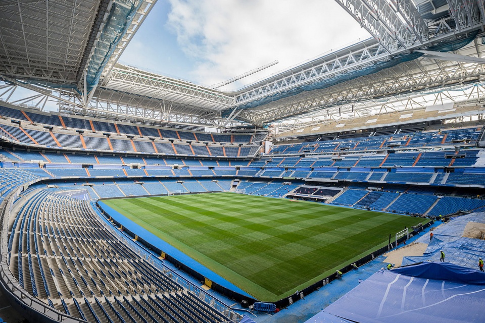 the conversion of the santiago bernabeu stadium by gmp