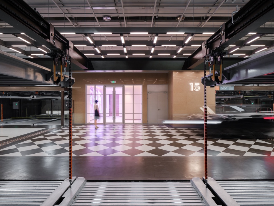 Columbia Circle Phase II Architectural Refinement Gray Space Interior and Guide System by XU Studio