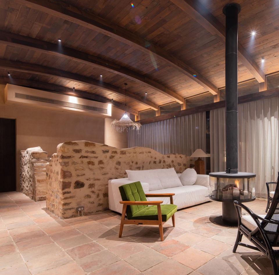 No 2 4 5 of Yanshan Inns by Hangzhou Guantang Interior Design