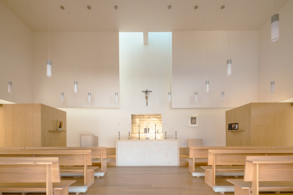 oratorio nsm by jose lombana arquitectos