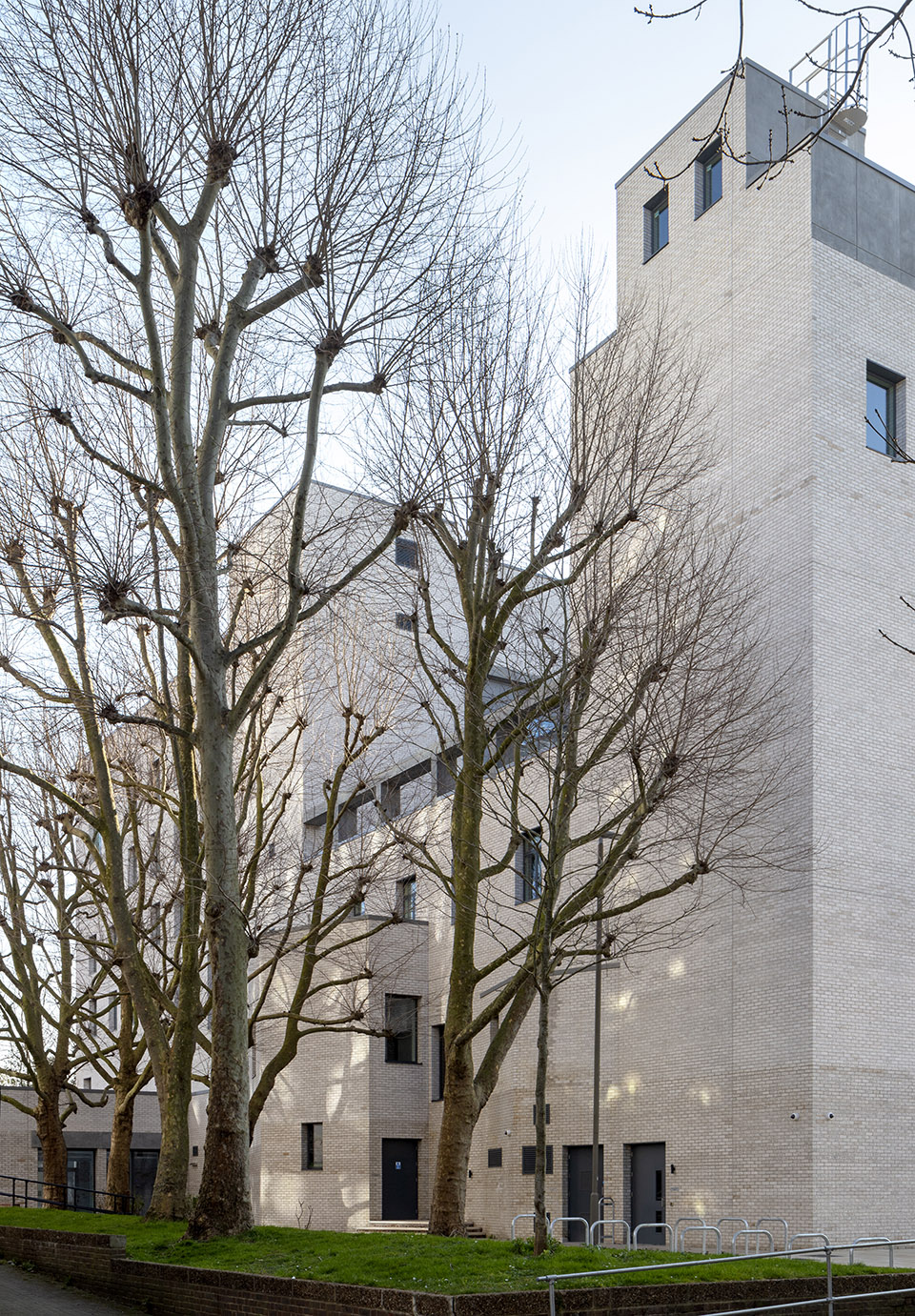 thames christian school battersea chapel by henley halebrown