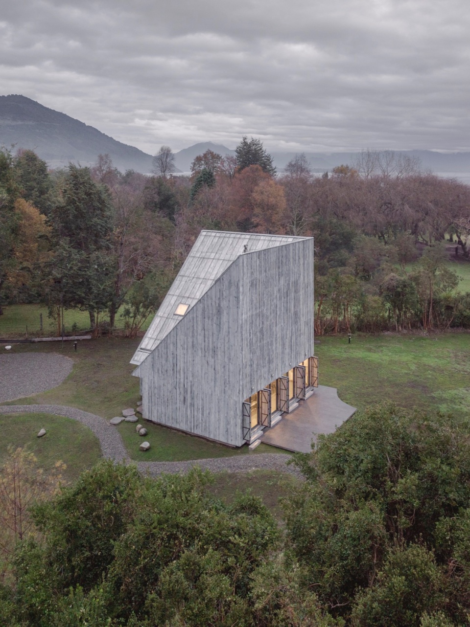 HUMO HOUSE Ivan Bravo architects