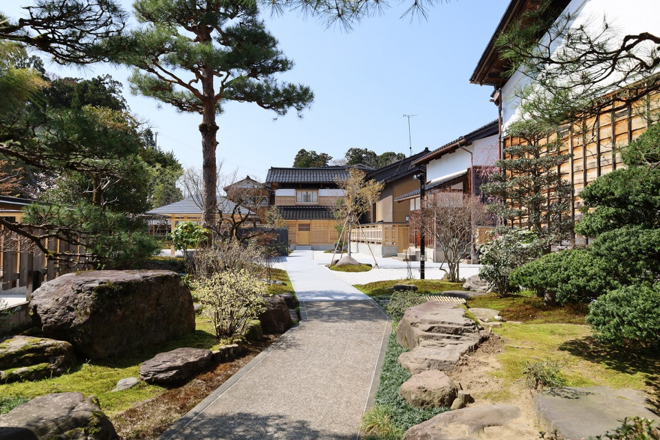 warakuen by hajime yoshida architecture