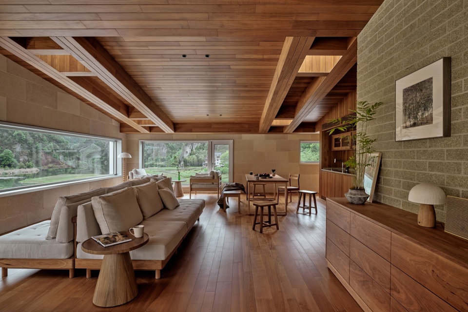 Gong s House by Various Associates