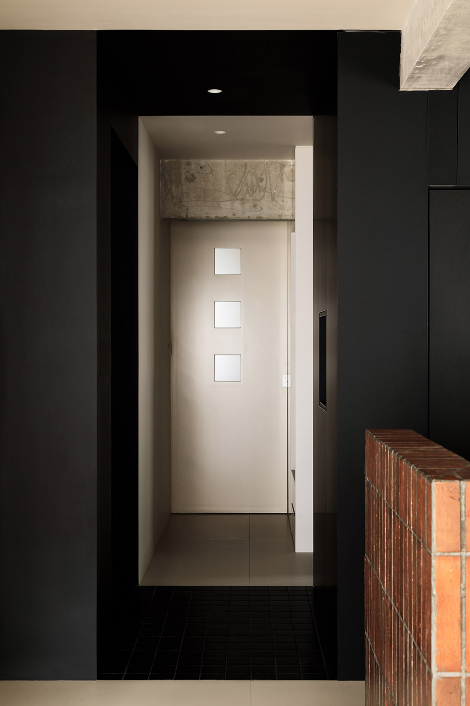 the horizontal window house by wue design