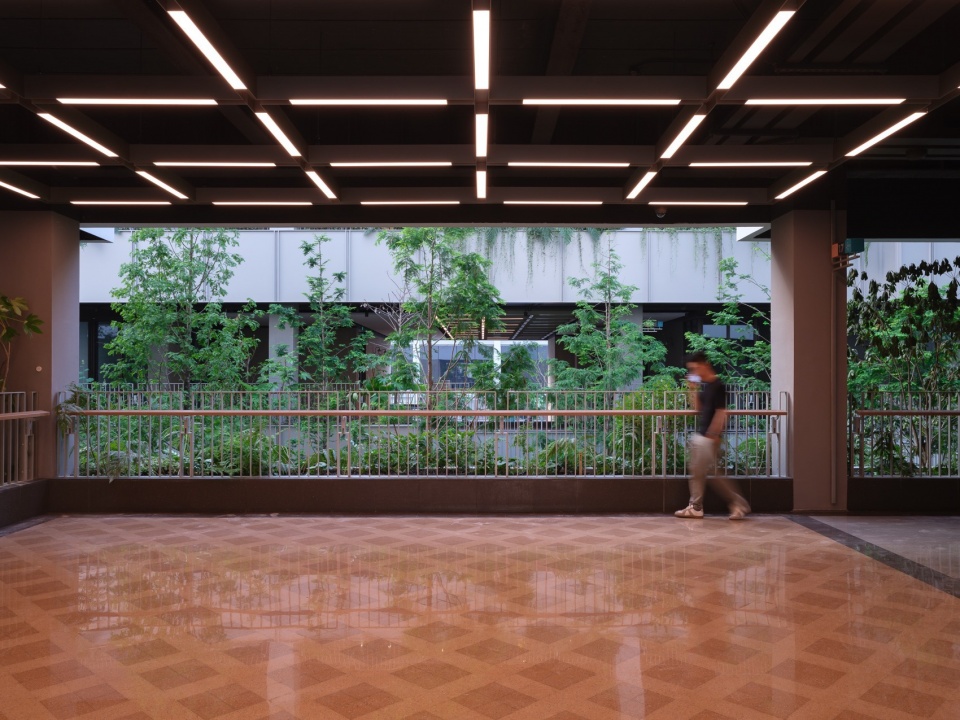 Columbia Circle Phase II Architectural Refinement Gray Space Interior and Guide System by XU Studio
