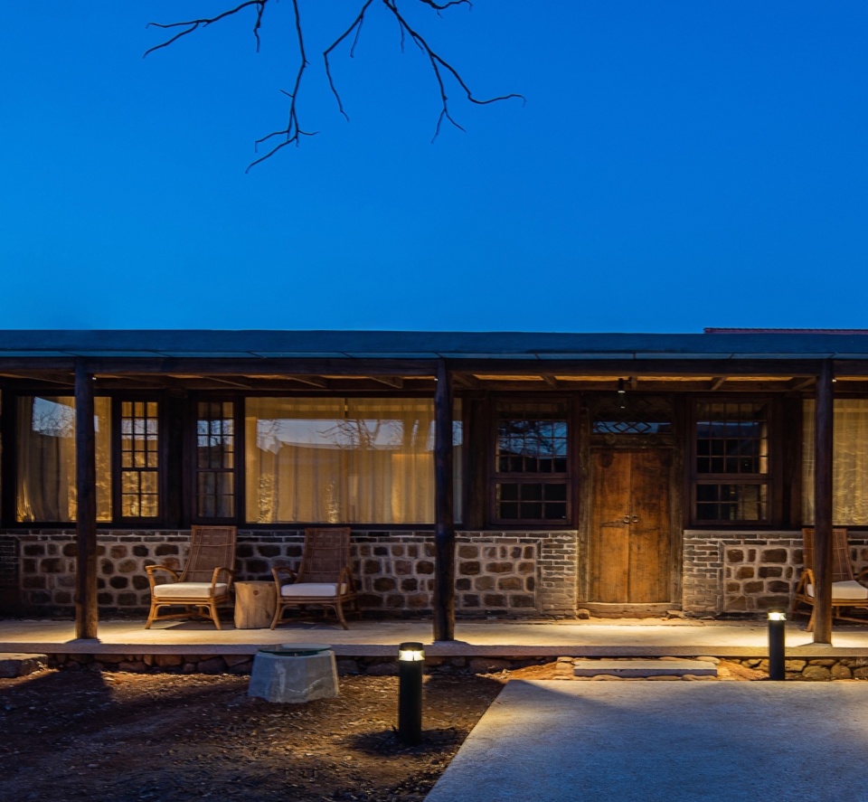 No 2 4 5 of Yanshan Inns by Hangzhou Guantang Interior Design