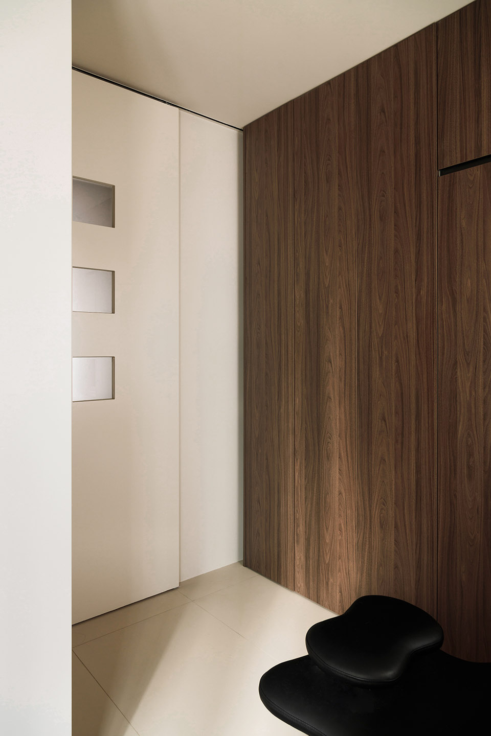 the horizontal window house by wue design