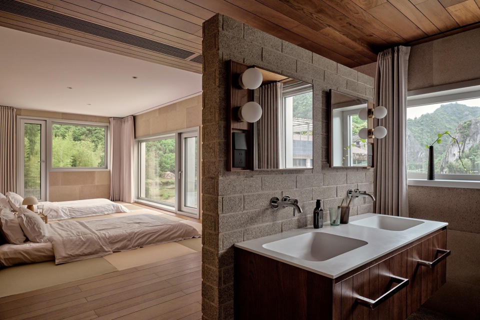Gong s House by Various Associates