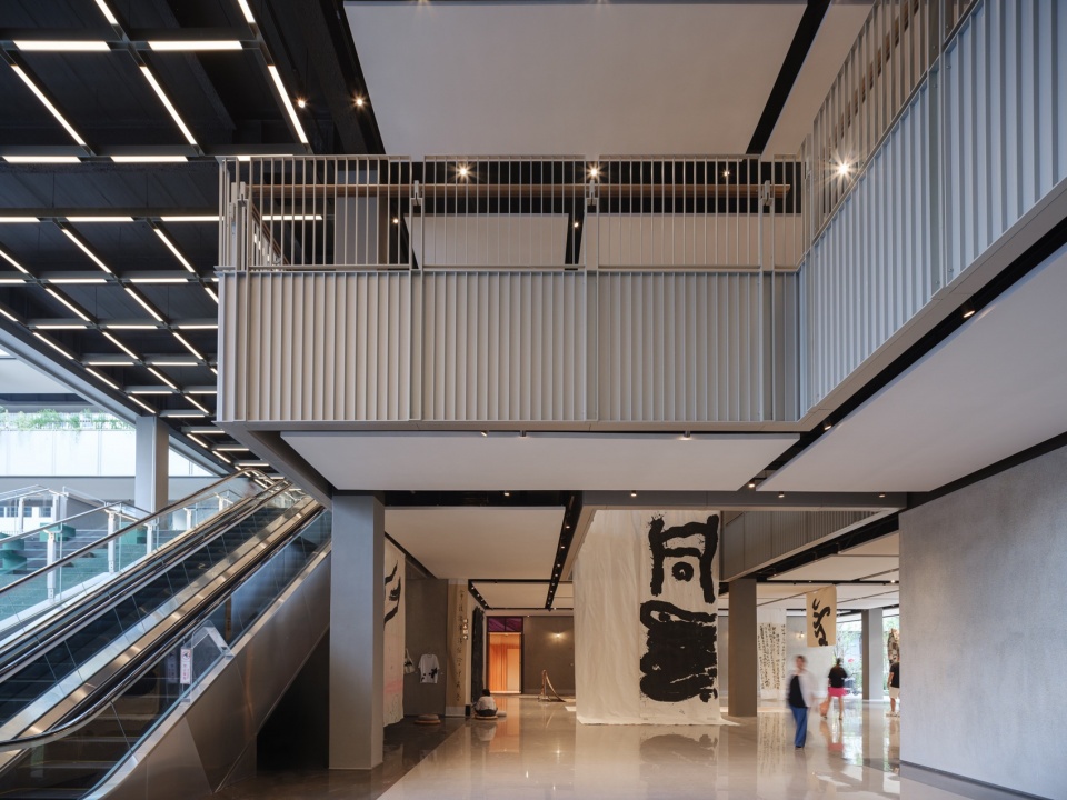 Columbia Circle Phase II Architectural Refinement Gray Space Interior and Guide System by XU Studio