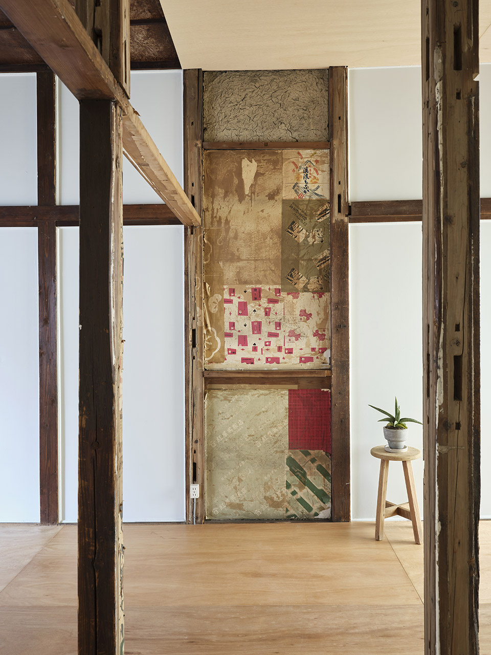 mukojima row house by roovice cabbage truck
