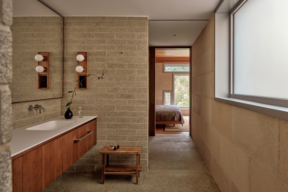 Gong s House by Various Associates