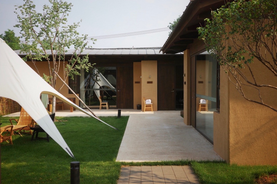 No 2 4 5 of Yanshan Inns by Hangzhou Guantang Interior Design