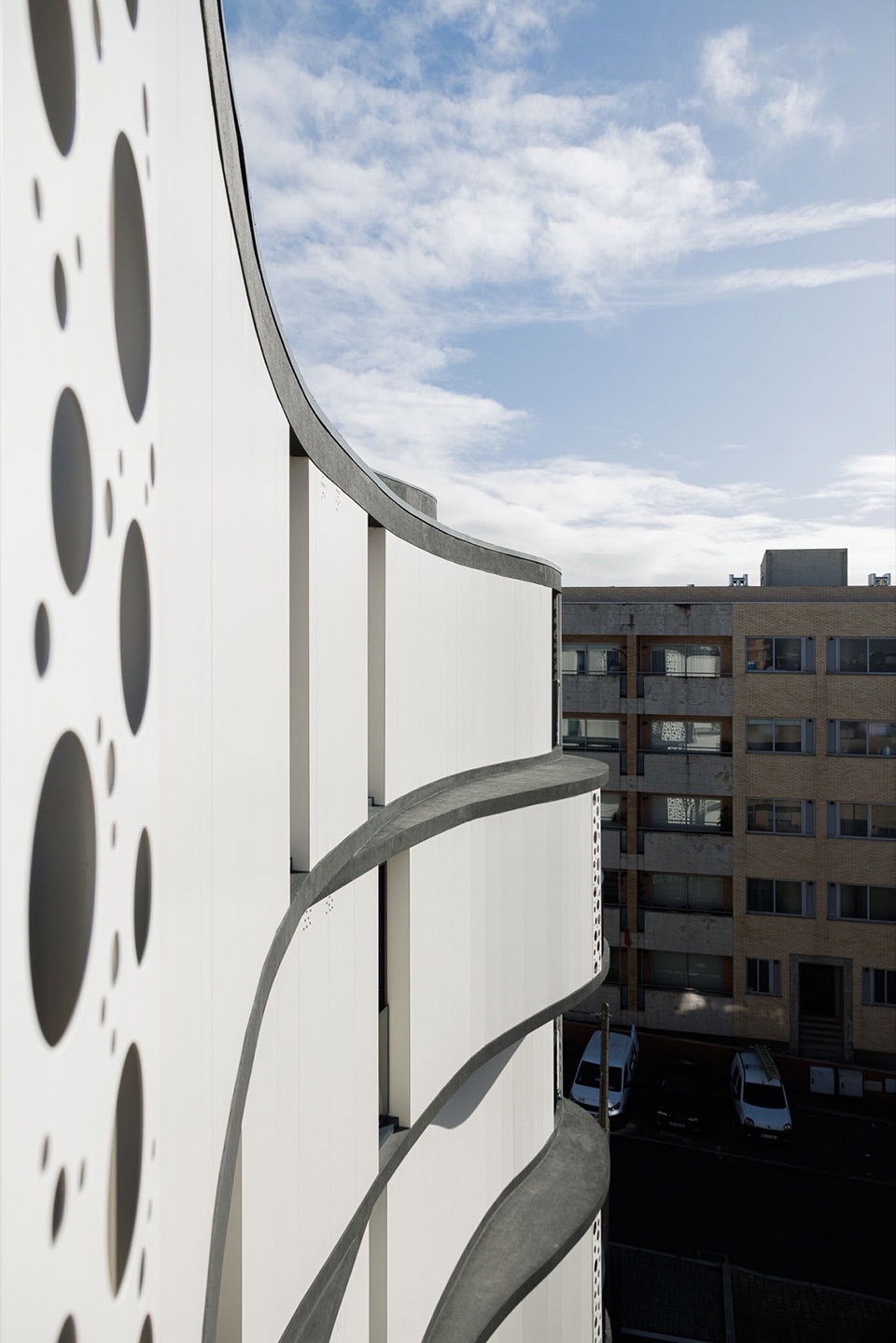 Sense 100 Building by Sandra Micaela Casinha architects