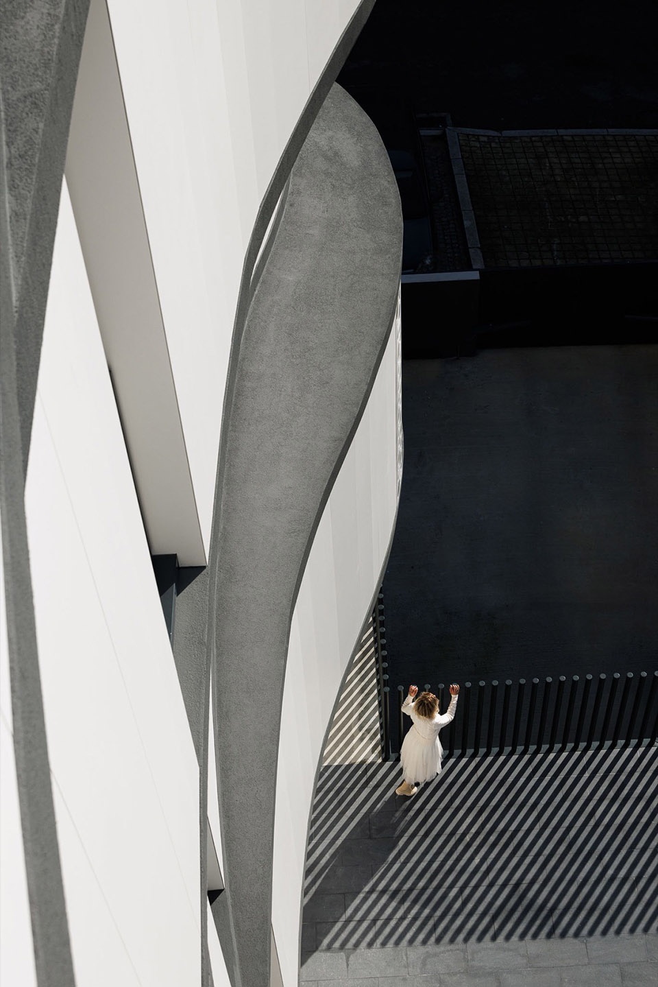 Sense 100 Building by Sandra Micaela Casinha architects