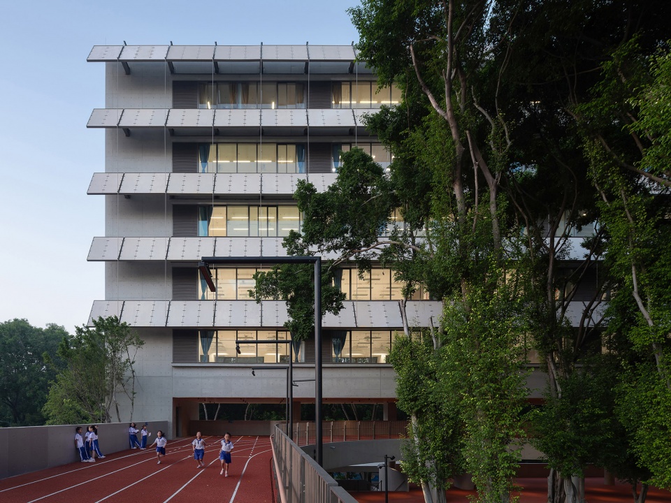 lai yuen foreign language primaray school by vector architect