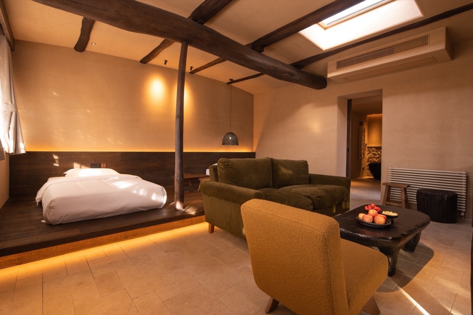 No 2 4 5 of Yanshan Inns by Hangzhou Guantang Interior Design