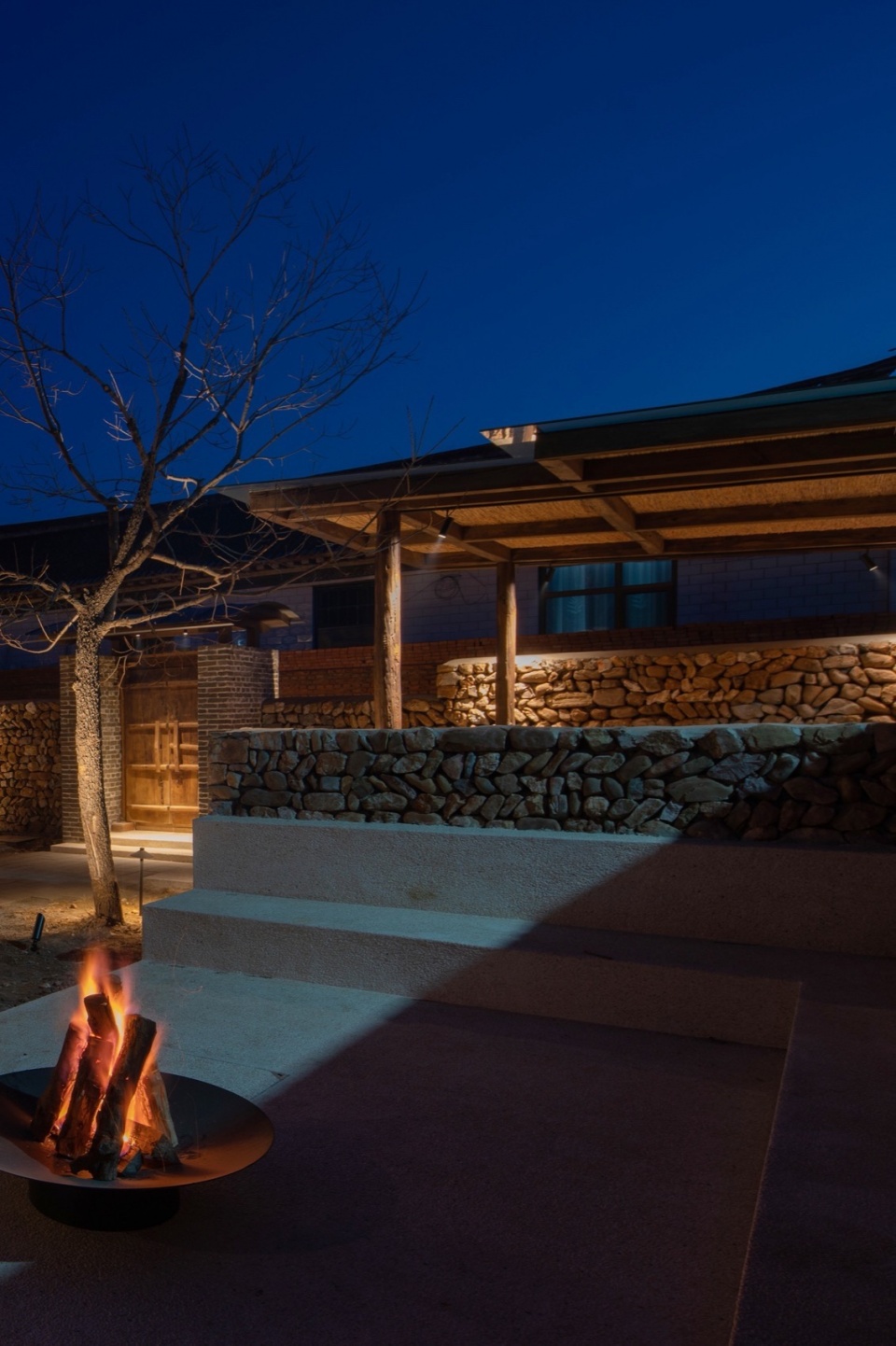 No 2 4 5 of Yanshan Inns by Hangzhou Guantang Interior Design