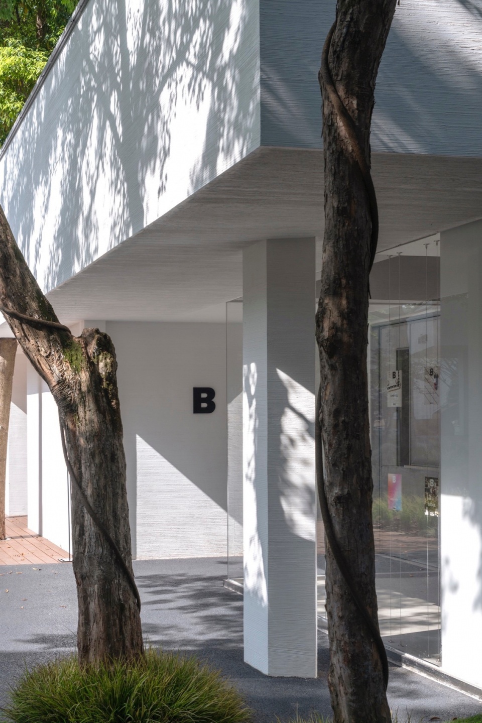 the luxe lakes cpi island commercial renewal by vari design