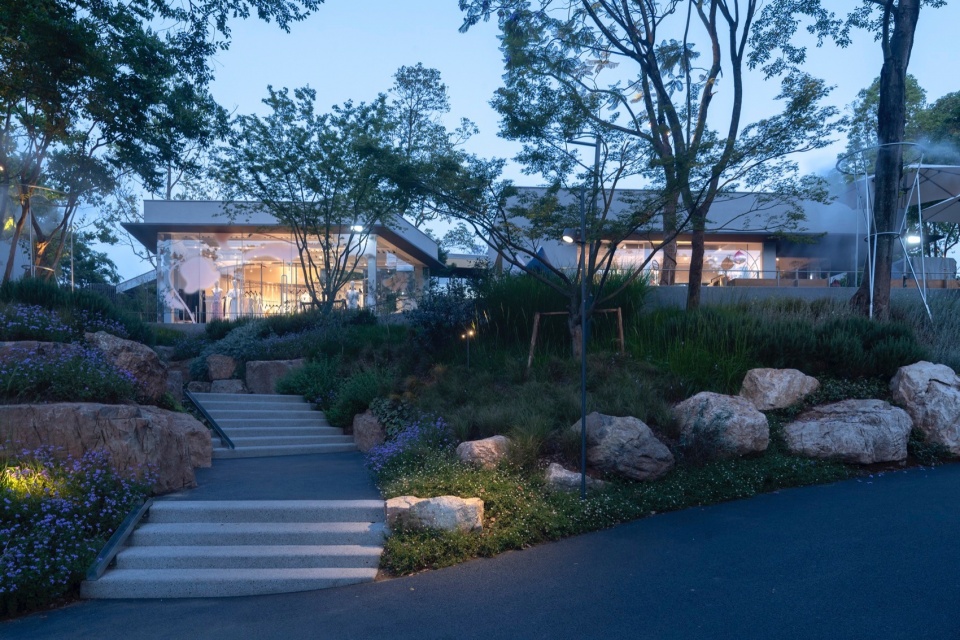 the luxe lakes cpi island commercial renewal by vari design