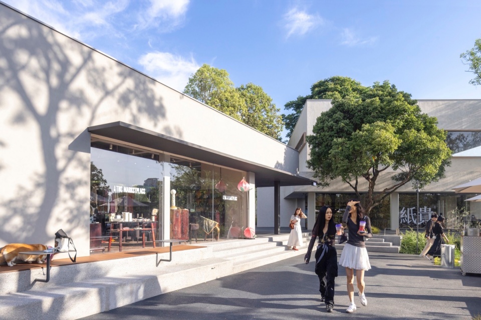 the luxe lakes cpi island commercial renewal by vari design