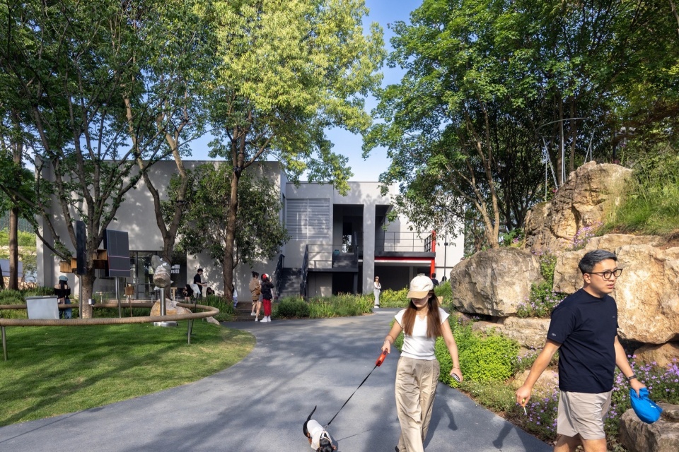 the luxe lakes cpi island commercial renewal by vari design