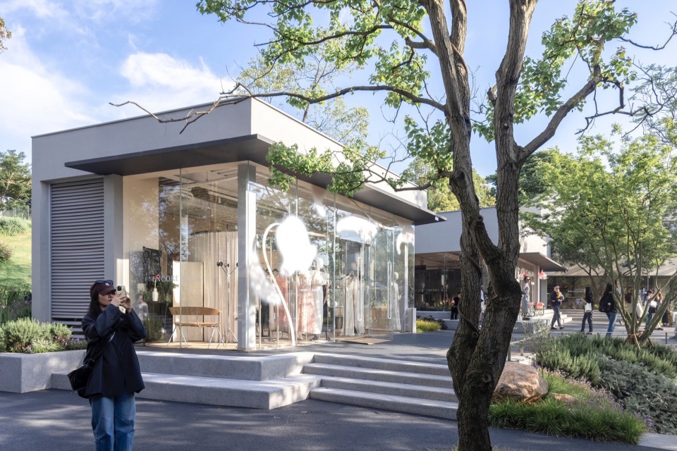 the luxe lakes cpi island commercial renewal by vari design