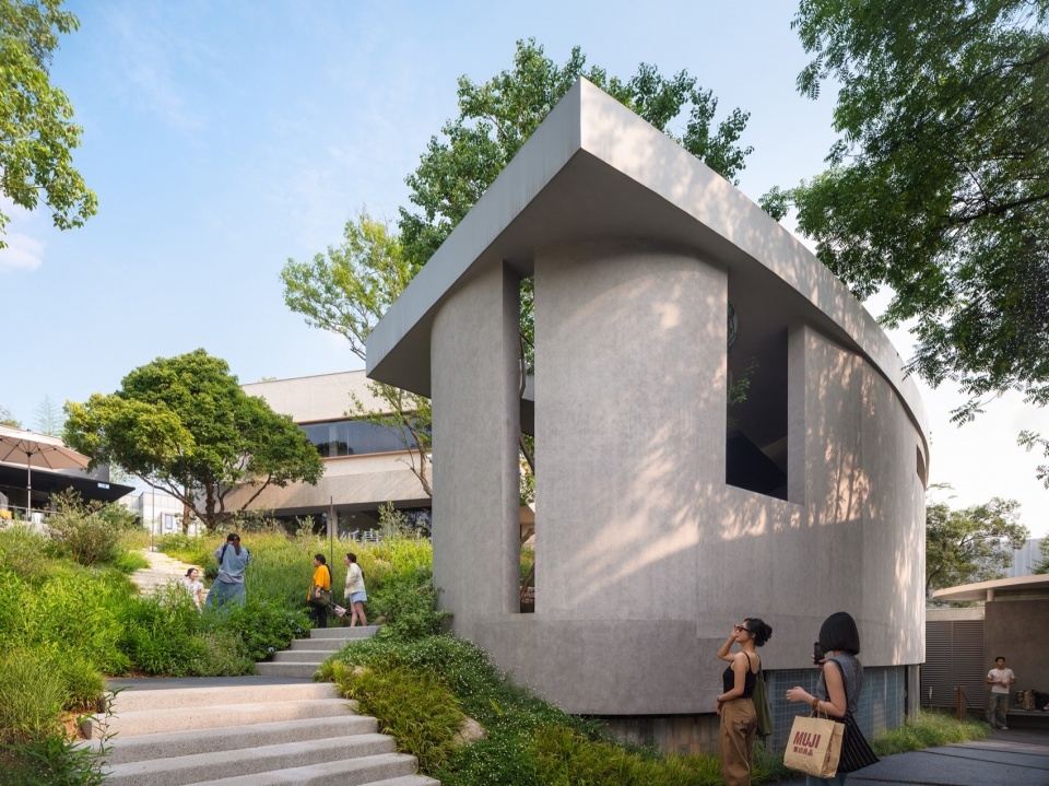 the luxe lakes cpi island commercial renewal by vari design